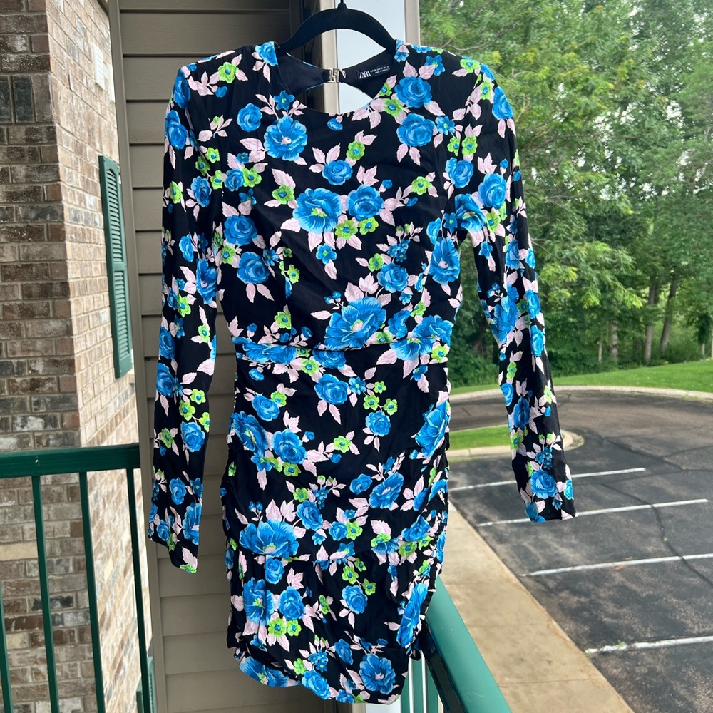 🆕 Zara Blue Floral Open Back Mini Dress XS | Long Sleeve Ruched - Picture 5 of 17